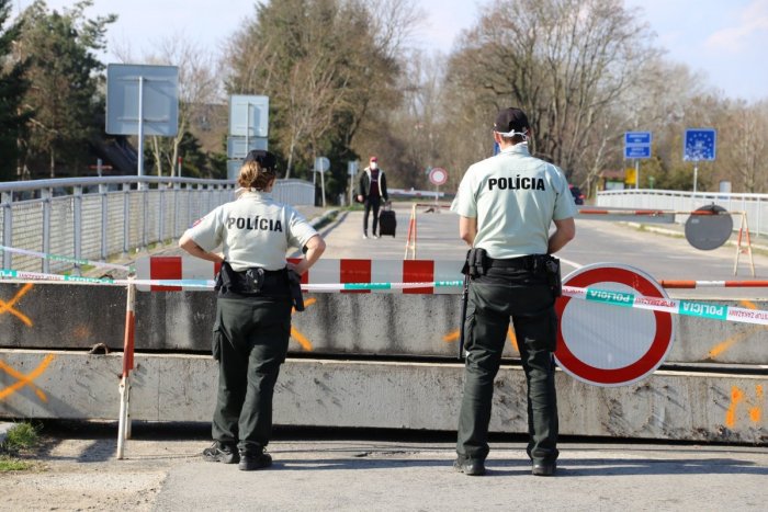 Ilustračný obrázok k článku Rakúsko zaviedlo kontrolu hraníc so Slovenskom: Ako to funguje?