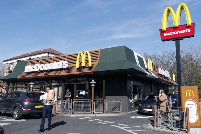 Ilustračný obrázok k článku Sexuálny škandál v McDonald's: Zamestnanci vravia o prehnitej firemnej kultúre