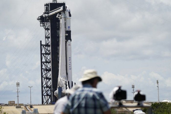 Ilustračný obrázok k článku Sledujte NAŽIVO druhý pokus o ŠTART rakety Falcon 9 s ľudskou posádkou!