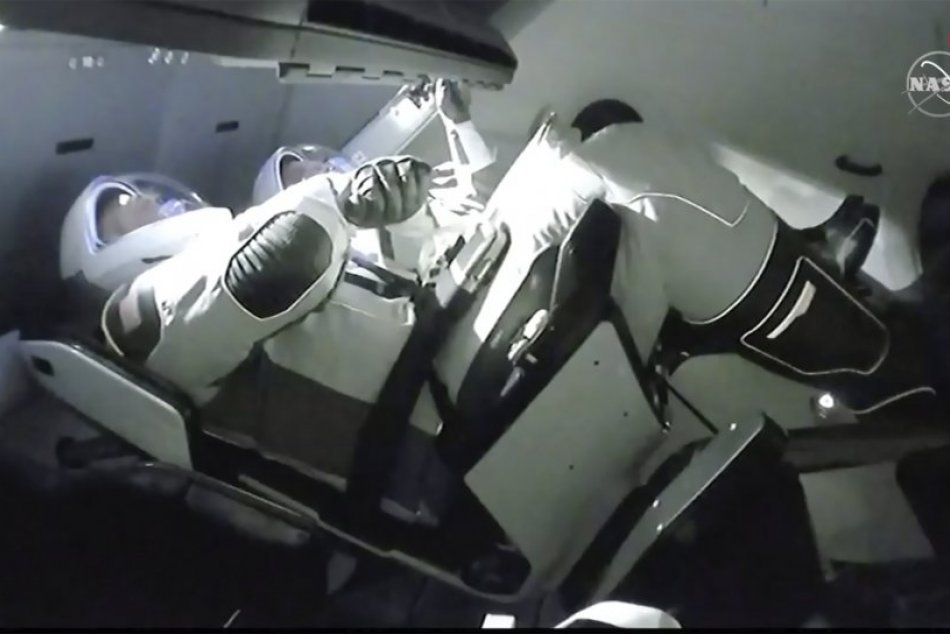 Ilustračný obrázok k článku PODARILO SA! Vesmírna loď Crew Dragon s posádkou sa úspešne spojila s ISS