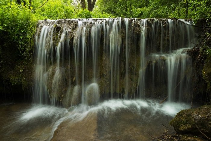 Ilustračný obrázok k článku KURIOZITA DŇA: Kde nájdete malé, ale čarovné vodopády ukryté v slovenských lesoch?