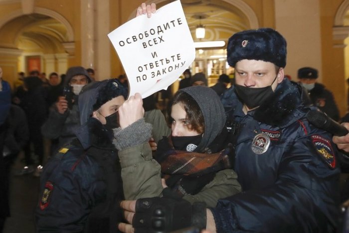 Ilustračný obrázok k článku V Rusku to vrie: Tisíce ľudí demonštrujú za prepustenie Navaľného, zadržali jeho manželku
