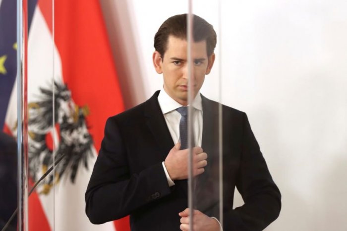Ilustračný obrázok k článku Podozrenia z korupcie majú dohru: Rakúsky kancelár Kurz oznámil rezignáciu