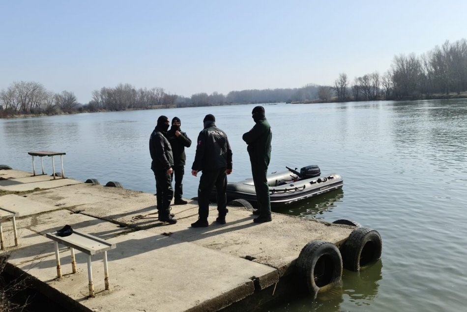 Ilustračný obrázok k článku Veľká pátracia akcia na brehoch Váhu: V rieke sa údajne utopil chlapec