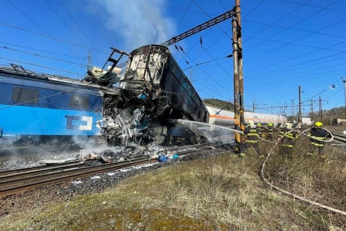 Ilustračný obrázok k článku NEŠŤASTIE v Česku: Čelný náraz dvoch vlakov mal tragické následky, FOTO