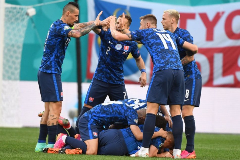 Ilustračný obrázok k článku Slovenská SENZÁCIA na futbalových ME: Triumf nad silným Poľskom zariadil Škriniar! FOTO