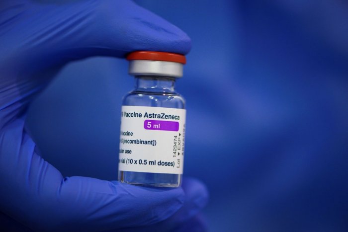 Ilustračný obrázok k článku Štvrtý prípad smrti po očkovaní na Slovensku? Pacient († 44) zomrel po dávke od AstraZenecy!