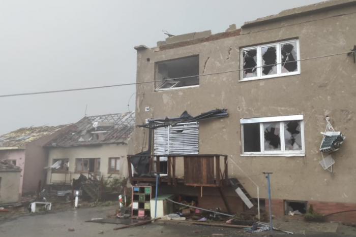 Ilustračný obrázok k článku Extrémne búrky na hranici s Českom: Hlásia obrovské škody po mohutnom TORNÁDE!