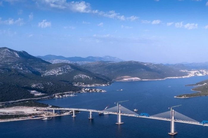 Ilustračný obrázok k článku Historický okamih pre Chorvátsko: Most spojil pobrežie a uľahčí cestovanie, FOTO a VIDEO