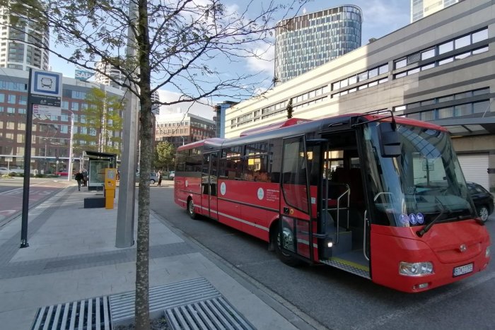 Ilustračný obrázok k článku Výpadky autobusov v Bratislavskom kraji: Nový dopravca sa pasuje s nedostatkom ŠOFÉROV