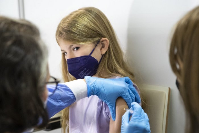 Ilustračný obrázok k článku EMA schválila vakcínu pre 5 až 11-ročné deti: Očkovať sa budú aj slovenské ratolesti