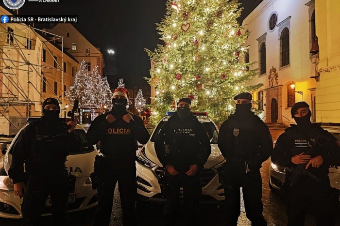 Ilustračný obrázok k článku Policajti počas Vianoc skontrolovali vyše 18-tisíc ľudí: Koľko POKÚT rozdali?