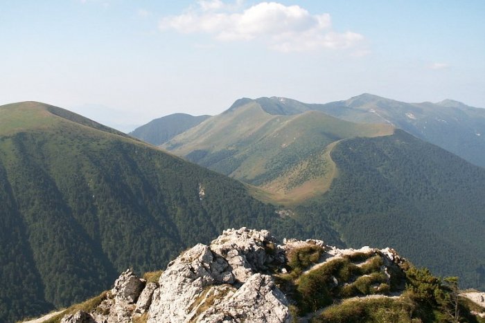 Ilustračný obrázok k článku SVET O SLOVENSKU: Malá Fatra je prírodný zázrak a raj pre pešiu turistiku!