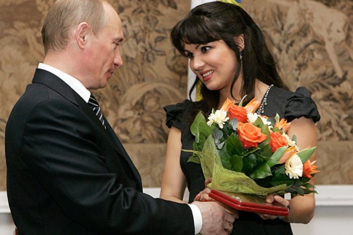 Ilustračný obrázok k článku Preslávil ju hlas a vrelé vzťahy s Putinom: Operná DIVA Netrebko ruší predstavenia!
