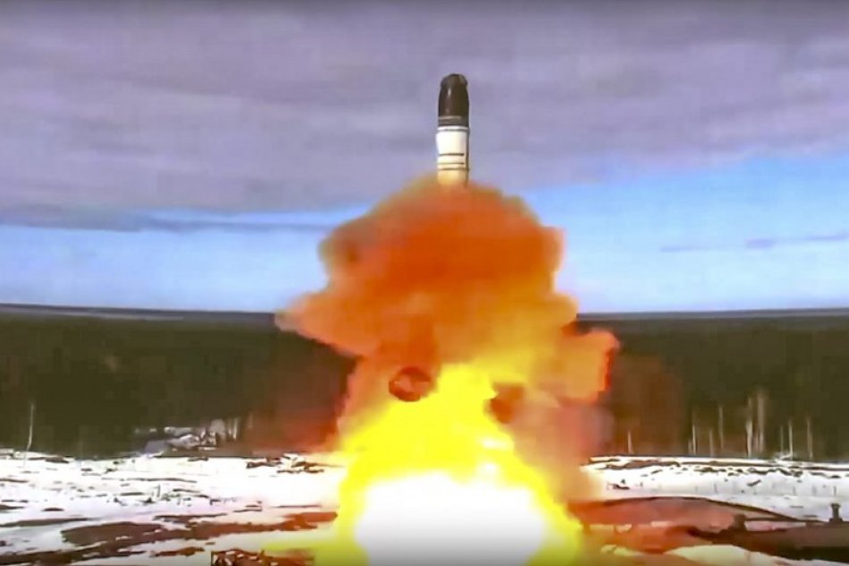 Ilustračný obrázok k článku Rusko malo úspešne otestovať novú superťažkú raketu: Môže niesť aj jadrové hlavice