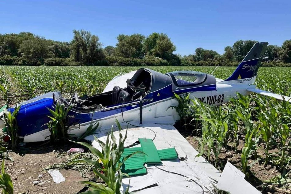 Ilustračný obrázok k článku Na Slovensku sa ZRÚTILO malé lietadlo: Jeden človek zahynul, druhý bojuje o život! FOTO