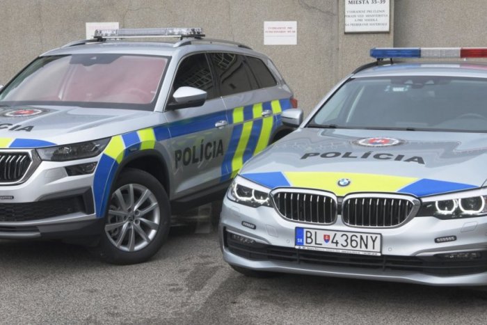 Ilustračný obrázok k článku TOTO sú nové policajné autá: Hamran vysvetlil, prečo sú v žlto-modrých farbách! FOTO