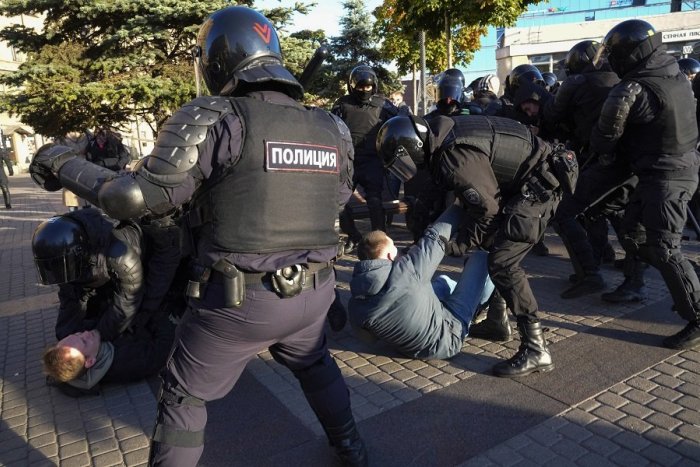 Ilustračný obrázok k článku Nepokoje v Rusku GRADUJÚ: Polícia zadržala tisíce protestujúcich proti mobilizácii