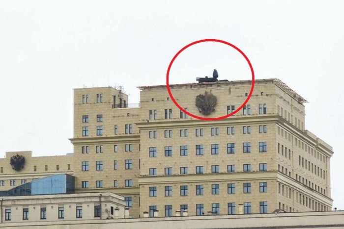 Ilustračný obrázok k článku Boja sa Rusi ODVETY? Pozrite sa, čo nainštalovali na strechách výškových budov v Moskve