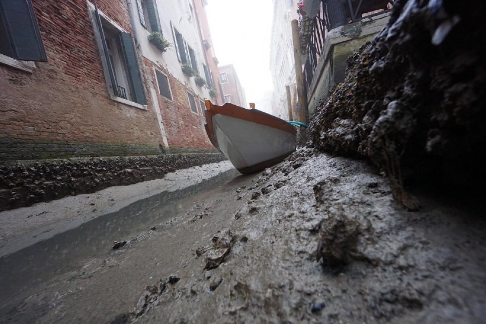 Ilustračný obrázok k článku FOTO: Žalostný pohľad na Benátky, kanály začínajú pre  nedostatok dažďa vysychať