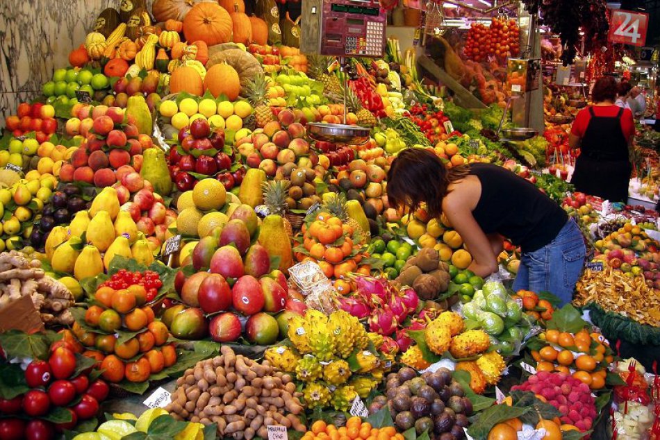 Zdravá zelenina a ovocie. Omyl! Väčšinou je plná chémie. Ako sa jej zbaviť?
