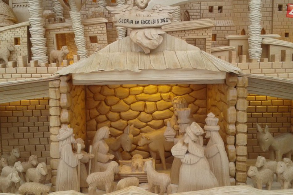 Ťahák vianočných trhov v Považskej: Betlehem Františka Staníka