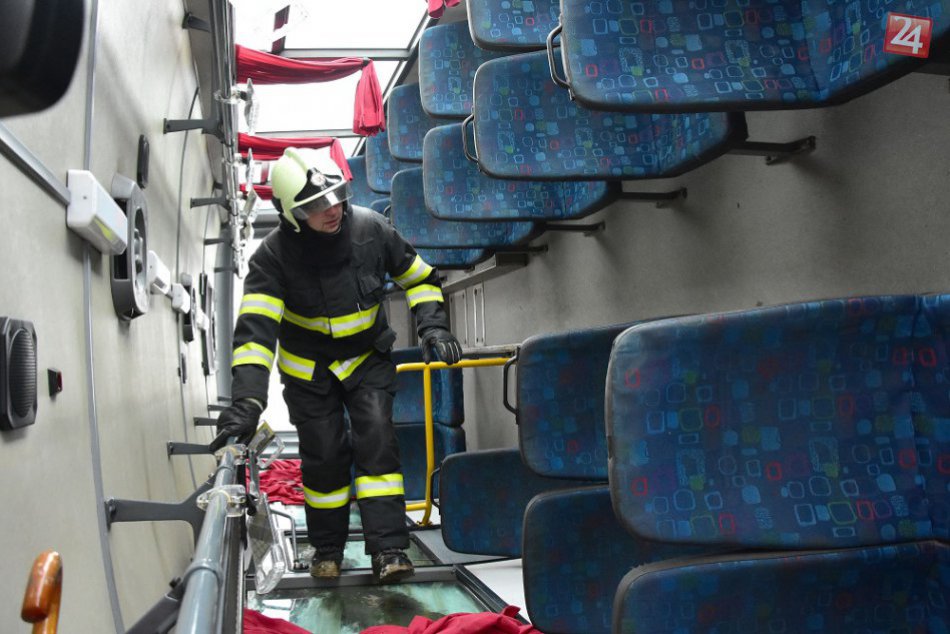 FOTOGALÉRIA: Havária autobusu na Zemplíne v obrazoch