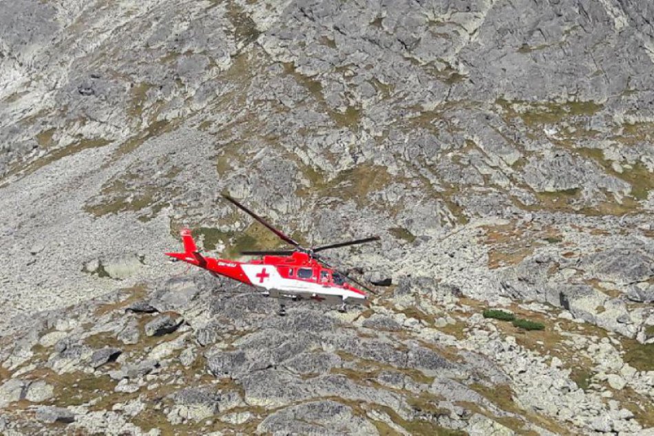 Tri pády horolezcov v Tatrách: Tri akcie záchranárov a poradovník na vrtuľník