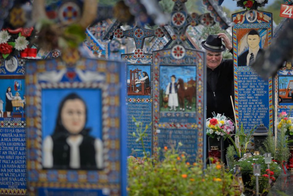 KURIOZITA DŇA: V Rumunsku majú „Veselý cintorín“, FOTO