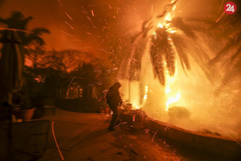FOTO: Sever amerického štátu Kalifornia pustoší lesný požiar