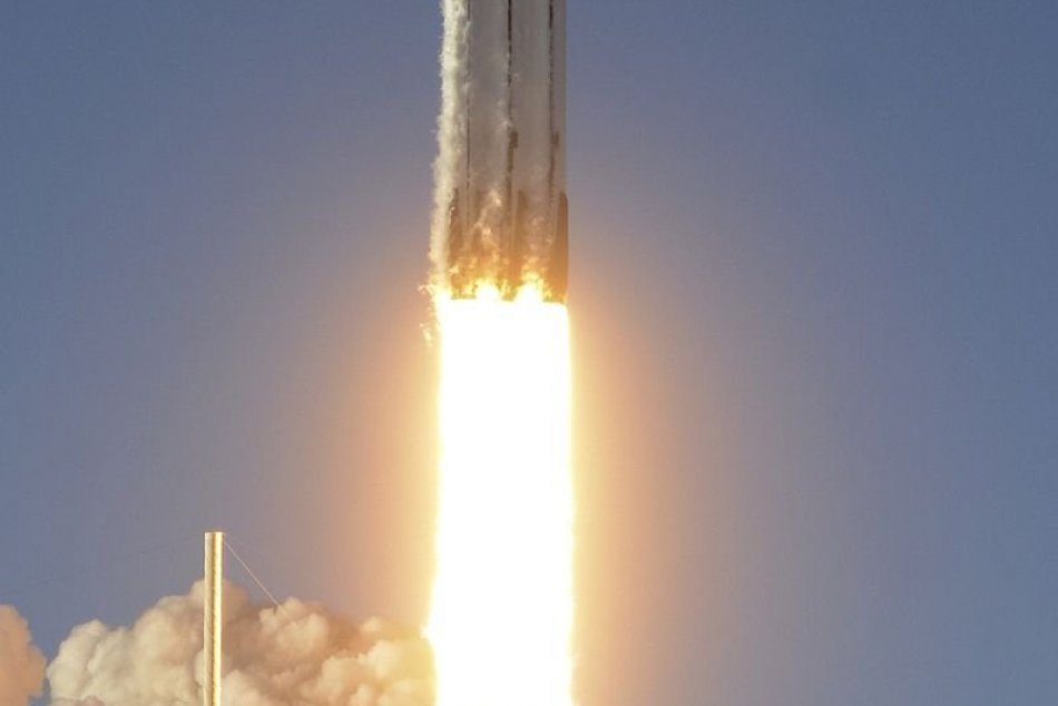 SpaceX odštartovala svoj druhý Falcon Heavy