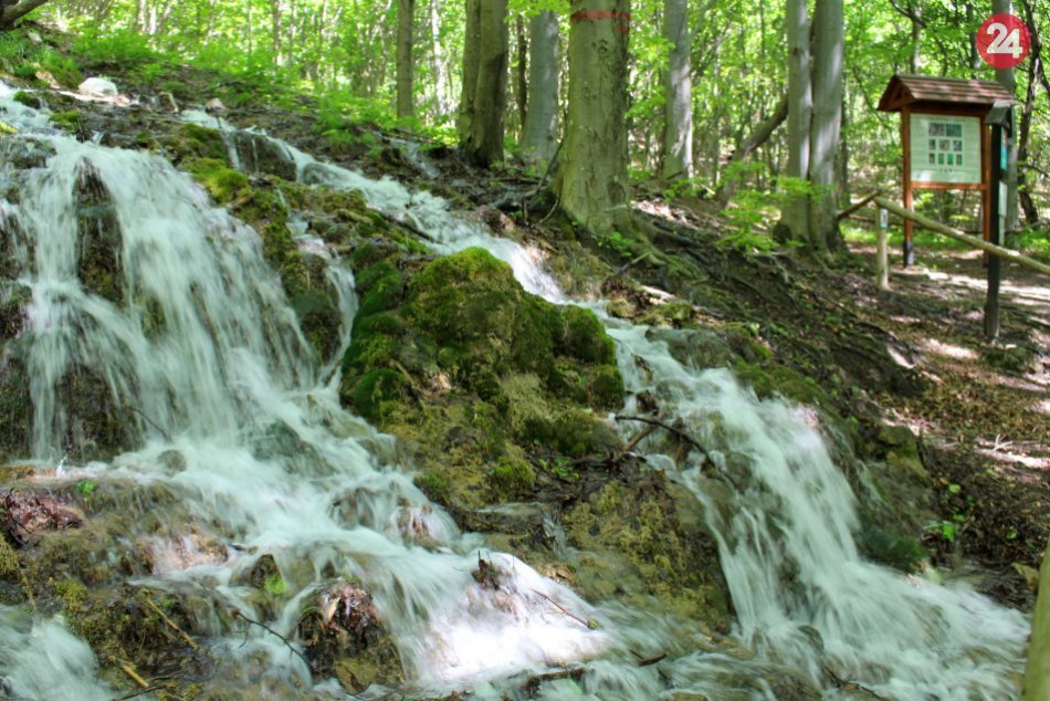 V OBRAZOCH: Moštenické travertíny, prírodný klenot v lese pri Bystrici