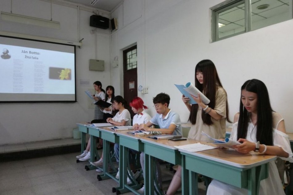 Na univerzite v Pekingu spustili výučbu slovenčiny