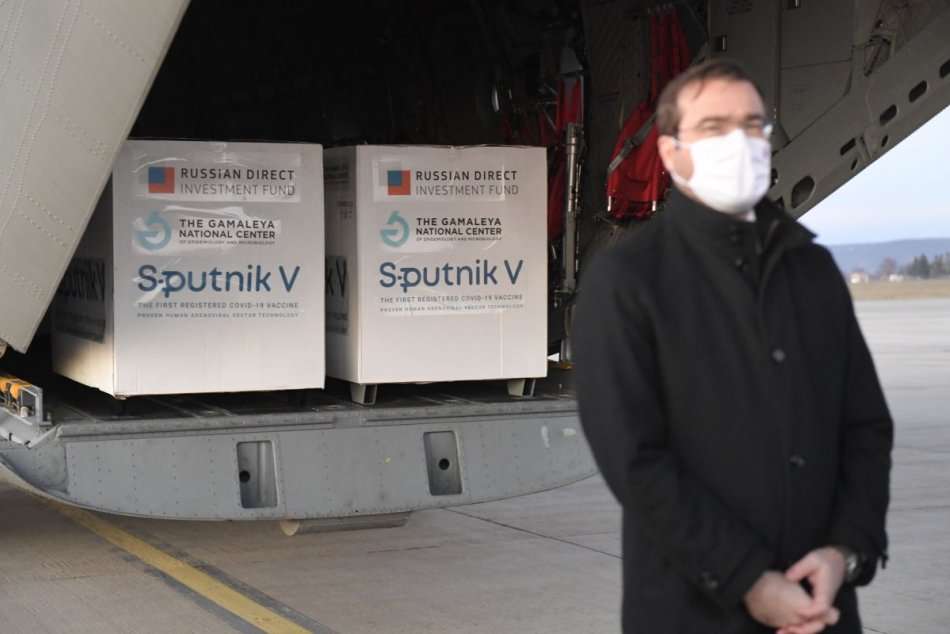 Na košické letisko priviezli prvú dodávku vakcín Sputnik V