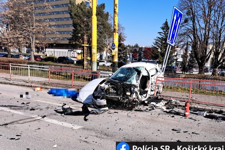 FOTO: Tragická nehoda v Košiciach si vyžiadala tri životy